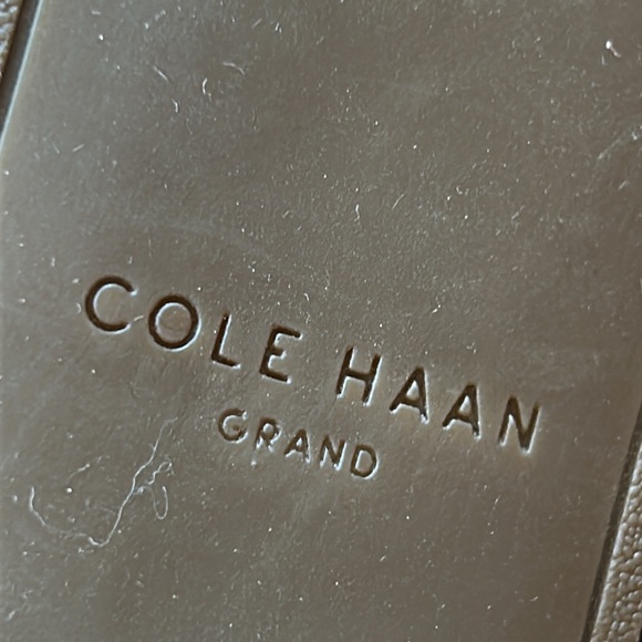 Cole Haan Macie style brown bootie. Leather uppers. Side zip. Almond toe. Size 8 - Picture 8 of 8